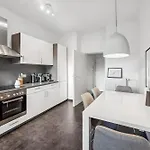 Stilvolles Messeapartment Im Herzen Der Rue
